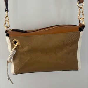 281A Vince Camuto Tan and Cream Crossbody Bag